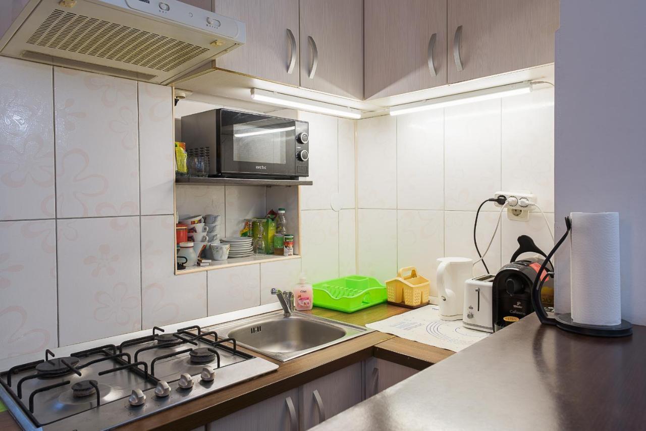 Center Walking Apartment And Room Bukarest Kültér fotó