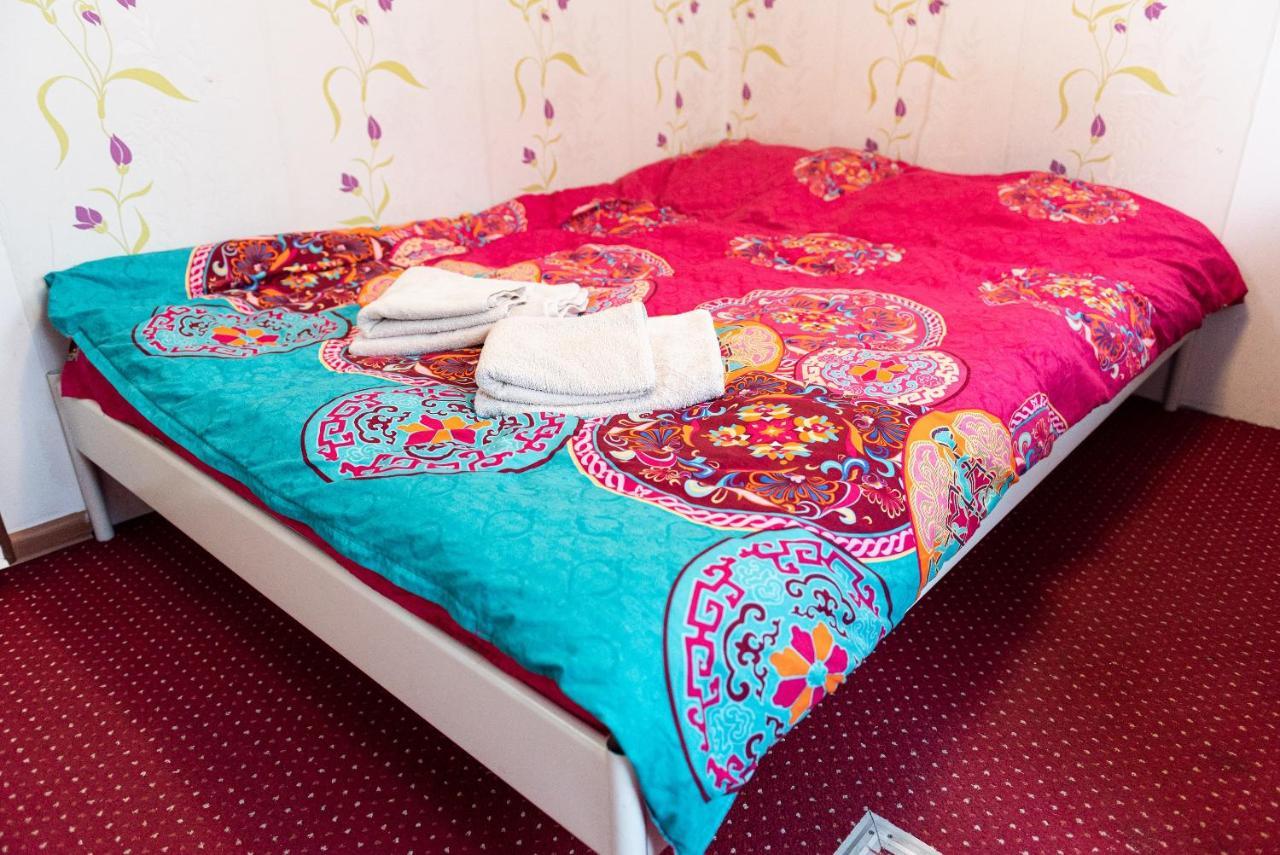 Center Walking Apartment And Room Bukarest Kültér fotó
